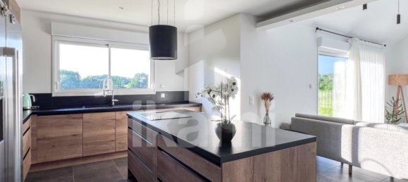  Castillos de 4 dormitorios en Cheverny, France No. 60359 9