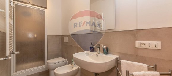 1 bedroom Apartment in Rome, Italy No. 347999 32