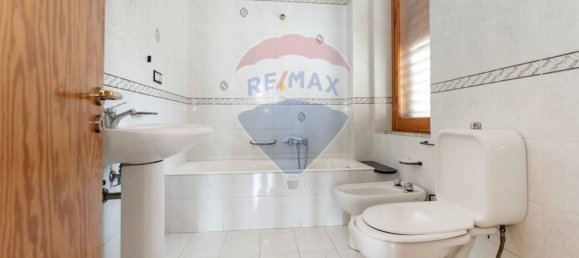 2 bedrooms Apartment in Valverde, Italy No. 73985 8