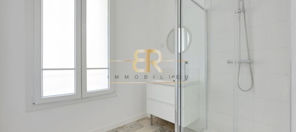 2 chambres Appartement à Clichy, France No. 167724 5