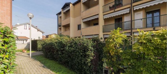 4 rooms Apartment in Novara, Italy No. 62137 36