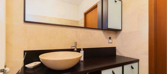 4 rooms Apartment in Novara, Italy No. 62137 24