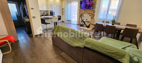 5 bedrooms Villa in Medolla, Italy No. 123148 8