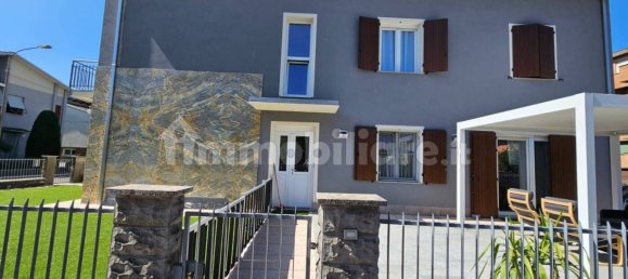 5 bedrooms Villa in Medolla, Italy No. 123148 2