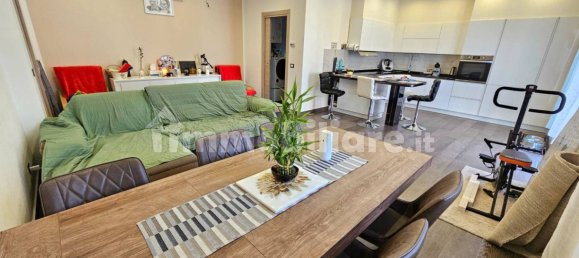 5 bedrooms Villa in Medolla, Italy No. 123148 4