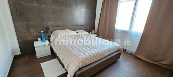 5 bedrooms Villa in Medolla, Italy No. 123148 10