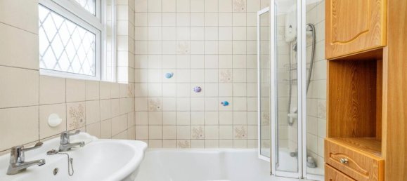 3 bedrooms House in Bushey, United Kingdom No. 6198 11