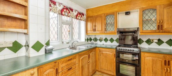 3 bedrooms House in Bushey, United Kingdom No. 6198 10