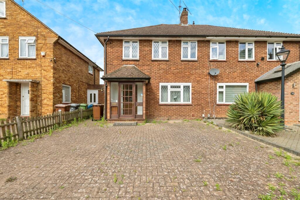 3 bedrooms House in Bushey, United Kingdom No. 6198