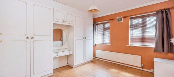 3 bedrooms House in Bushey, United Kingdom No. 6198 8