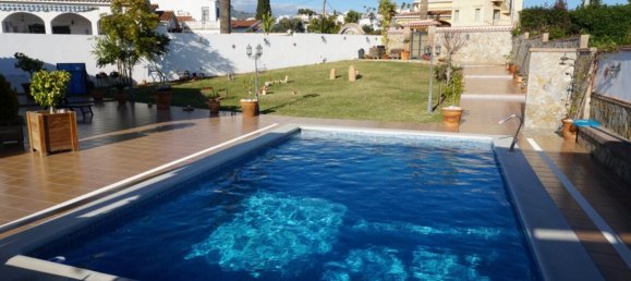4 bedrooms Villa in Caleta de Velez, Spain No. 46748 3