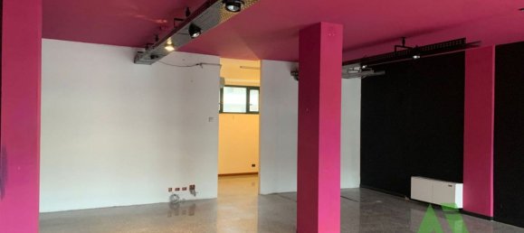 70m² Commercial property in Castelfranco Veneto, Italy No. 146044 4