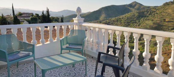 3 bedrooms House in Vinuela, Spain No. 58466 11