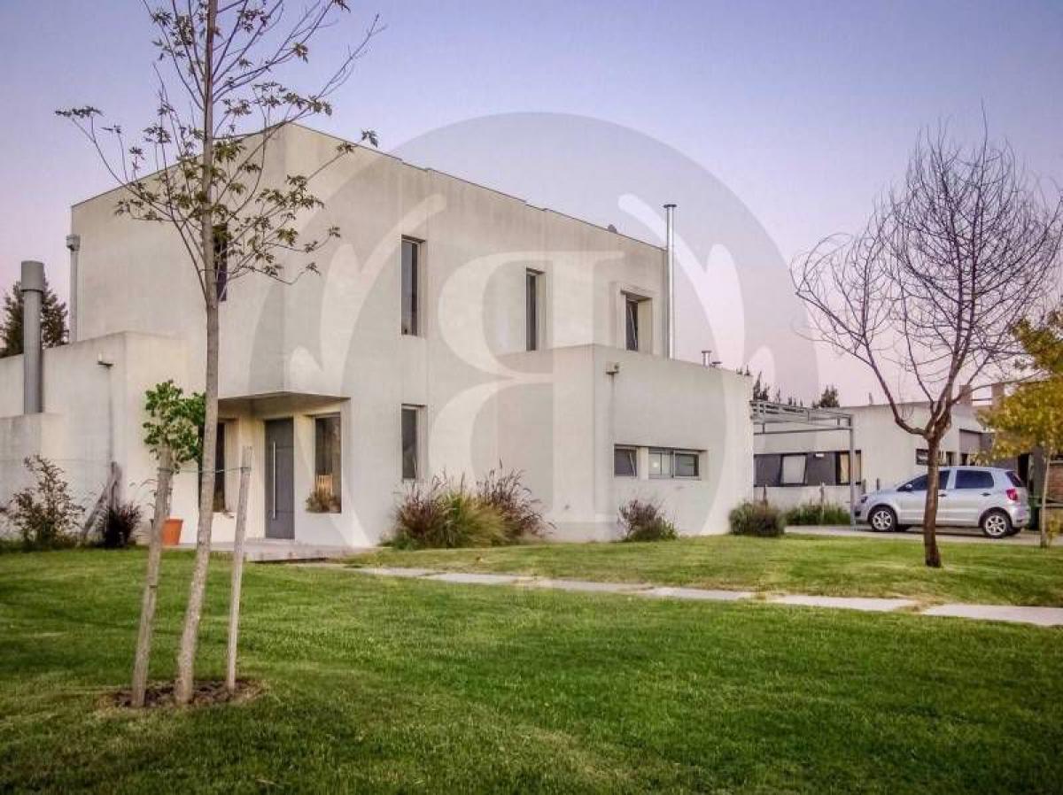 Casa T3 em Tigre, Argentina N.º 83148