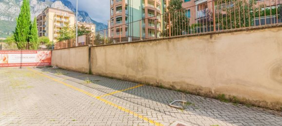 Propiedad comercial de 1 habitación en Lecco, Italy No. 317996 11