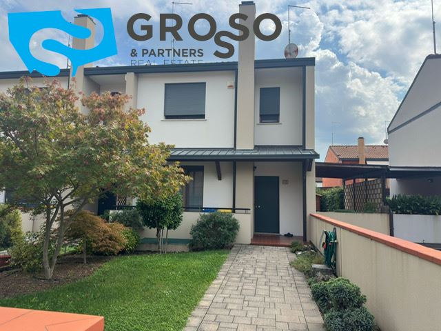 3 chambres Maison à Treviso, Italy No. 383517