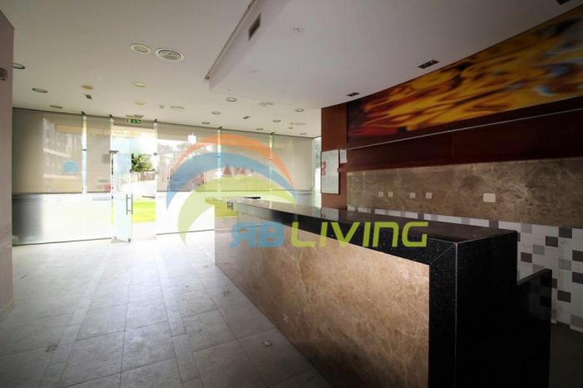 84m² Shop in Funchal, Portugal No. 1898