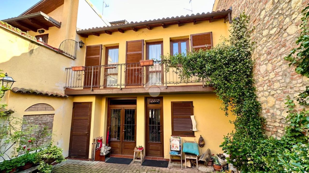 7 rooms House in Tortona, Italy No. 112276