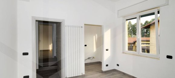 Apartamento de 2 divisões em Parabiago, Italy N.º 23817 3