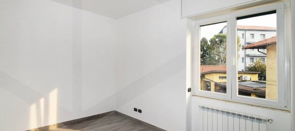 Apartamento de 2 divisões em Parabiago, Italy N.º 23817 8