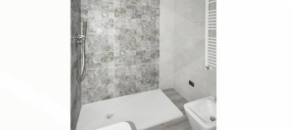 Apartamento de 2 divisões em Parabiago, Italy N.º 23817 10