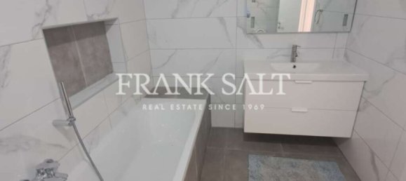 3 bedrooms Penthouse in Balzan, Malta No. 8372 2