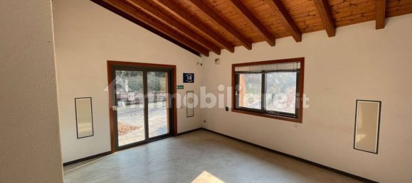 Gebäude in Luisago, Italy 305m², Nr. 74596 4