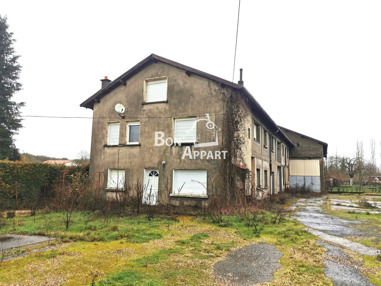 Bâtiment à Moutiers, France 180m² No. 92022