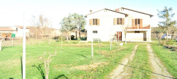 5 rooms Apartment in Colle di Val d'Elsa, Italy No. 27628 3