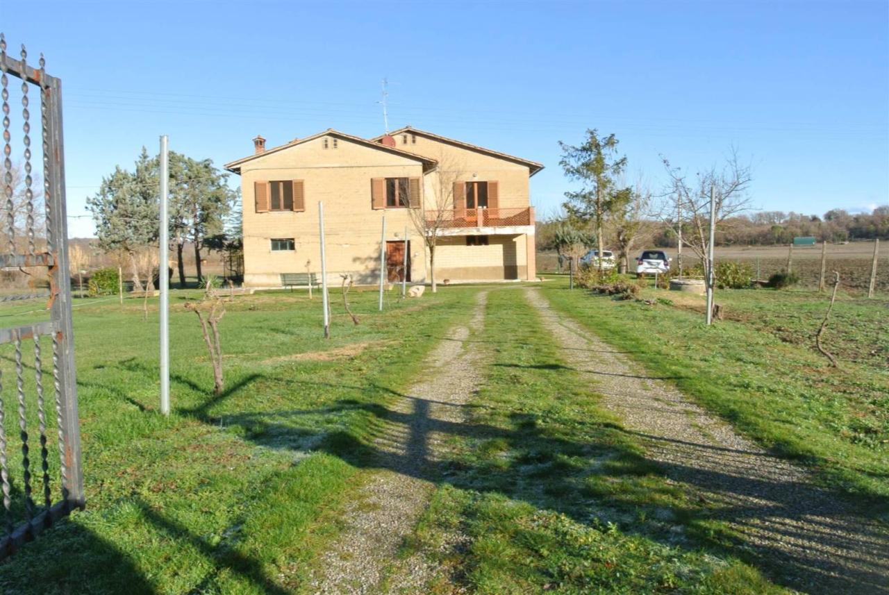 5 rooms Apartment in Colle di Val d'Elsa, Italy No. 27628