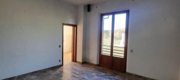 5 rooms Apartment in Colle di Val d'Elsa, Italy No. 27628 12
