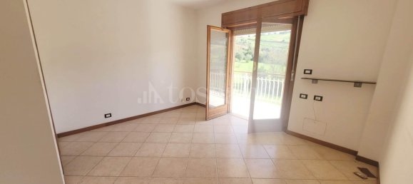 3-salle Appartement à Monterotondo, Italy No. 230209 16