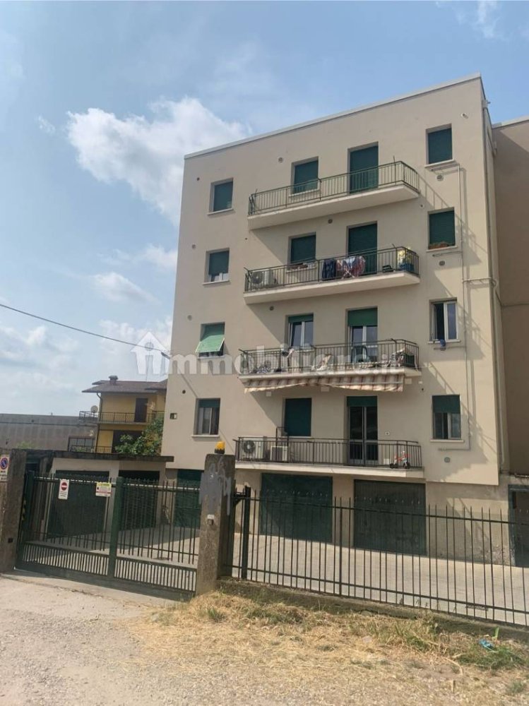 2 bedrooms Apartment in Brescia, Italy No. 367756