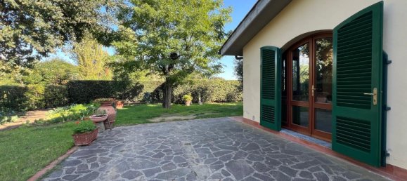 5 bedrooms Villa in Empoli, Italy No. 178330 8