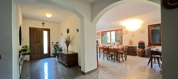 5 bedrooms Villa in Empoli, Italy No. 178330 17