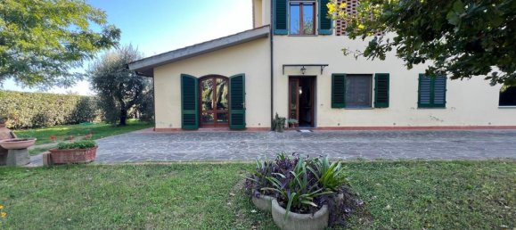 5 bedrooms Villa in Empoli, Italy No. 178330 2