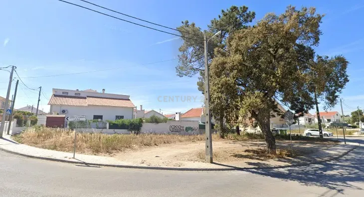 472m² Land in Quinta do Conde, Portugal No. 274847