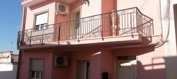 5 rooms House in Matino, Italy No. 86876 2