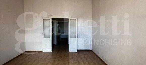 Квартира с 4 комнатами в Ористано, Италия № 37726 10