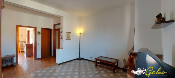 6 rooms Apartment in Poggibonsi, Italy No. 153021 7