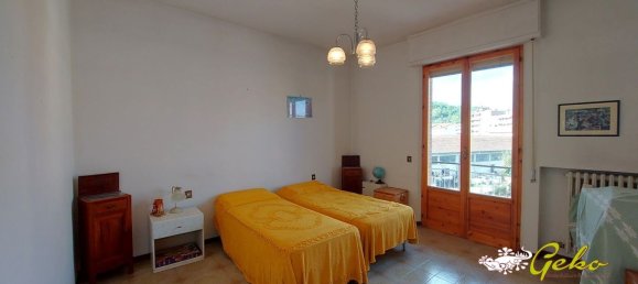 6 rooms Apartment in Poggibonsi, Italy No. 153021 9