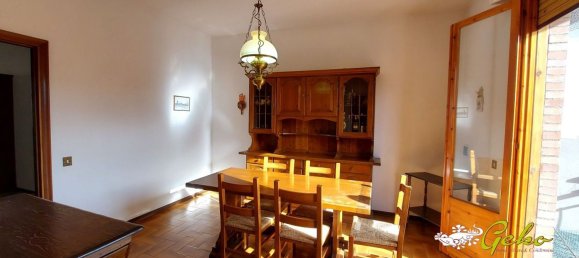 6 rooms Apartment in Poggibonsi, Italy No. 153021 4