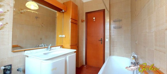6 rooms Apartment in Poggibonsi, Italy No. 153021 12