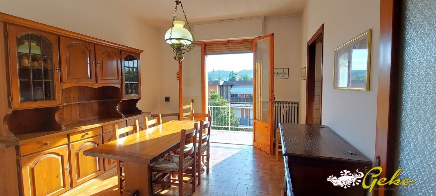 6 rooms Apartment in Poggibonsi, Italy No. 153021