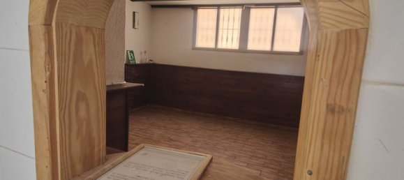 101m² Commercial property in Retamar, Spain No. 161294 4