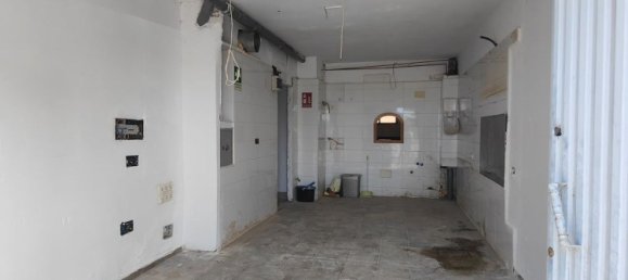 101m² Commercial property in Retamar, Spain No. 161294 10