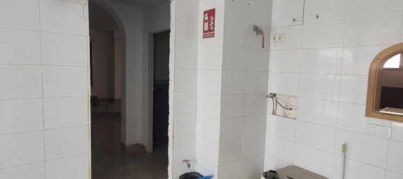 101m² Commercial property in Retamar, Spain No. 161294 5