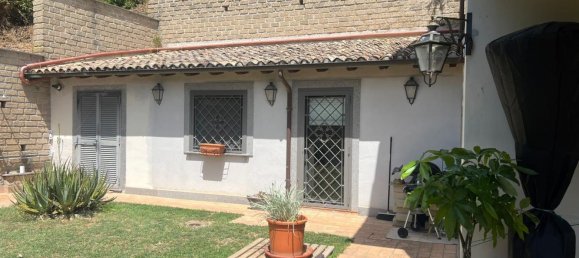 5 rooms Villa in Campagnano di Roma, Italy No. 270671 4