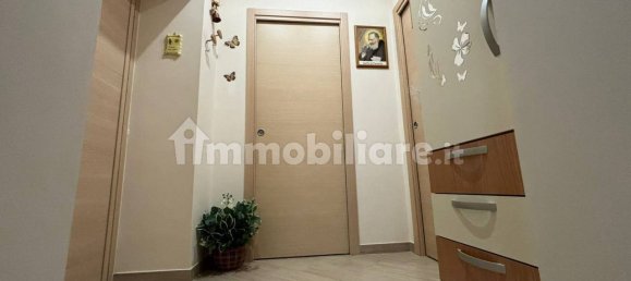 Apartamento de 2 dormitorios en Foggia, Italy No. 23958 2