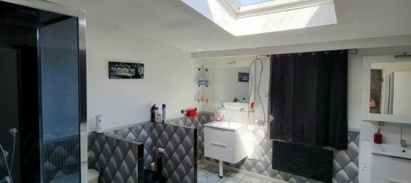 6 bedrooms House in Eure, France No. 363082 13